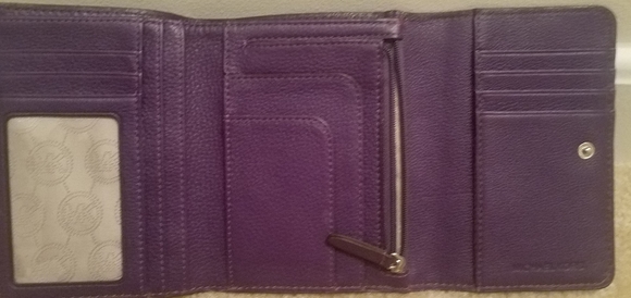 Michael Kors Wallet - Picture 2 of 3